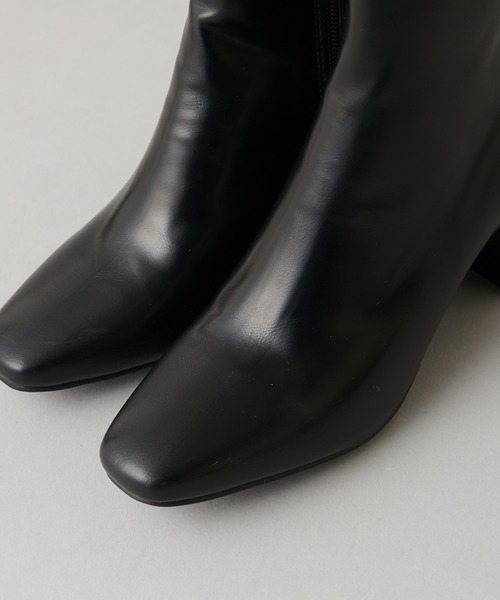 CIAOPANIC(チャオパニック)の「スクエアトゥスリムショートブーツ(ブーツ・レディース・ライトベージュ/ブラック・38/37/36)」の6枚目の写真