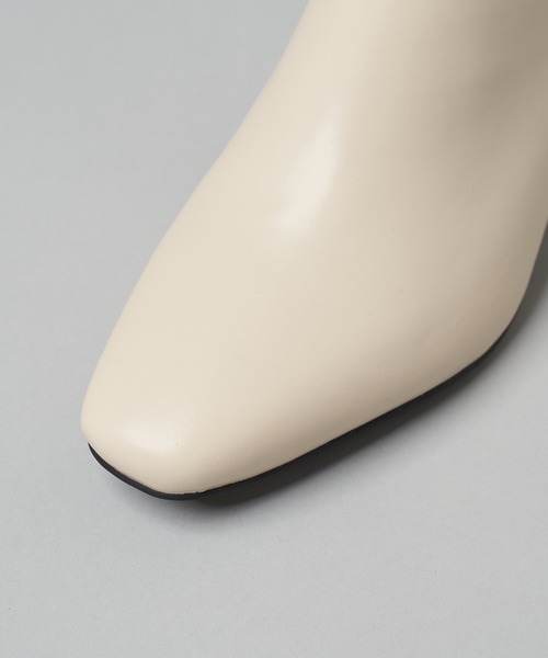 CIAOPANIC(チャオパニック)の「スクエアトゥスリムショートブーツ(ブーツ・レディース・ライトベージュ/ブラック・38/37/36)」の13枚目の写真