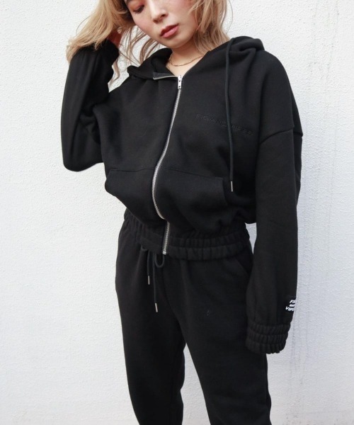 FIG&VIPER（フィグアンドバイパー）の「LOGOヘビーショートフーディ―（パーカー・レディース・ホワイト/ブラック/ベージュ・FREE）」の14枚目の写真