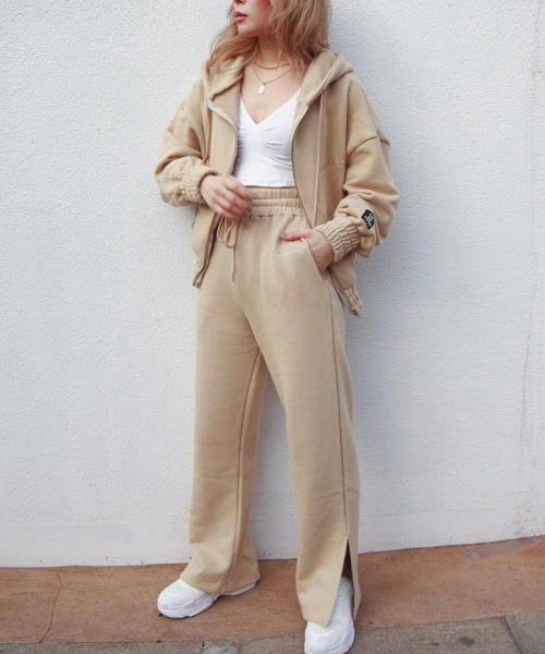 FIG&VIPER（フィグアンドバイパー）の「LOGOヘビーショートフーディ―（パーカー・レディース・ホワイト/ブラック/ベージュ・FREE）」の18枚目の写真