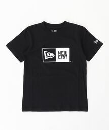 NEW ERA（ニューエラ）の「【NEW　ERA/ニューエラ】ステッカーロゴ キッズ半袖Ｔシャツ【140ｃｍ-160ｃｍ】/ ブラック（Tシャツ/カットソー・キッズ）」