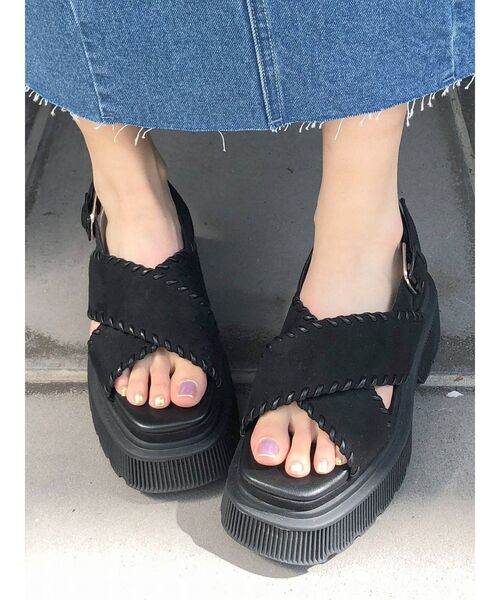 EMODA（エモダ）の「クロスステッチサンダル（サンダル・レディース・ブラック/ブラウン・MEDIUM/LARGE/SMALL）」の4枚目の写真