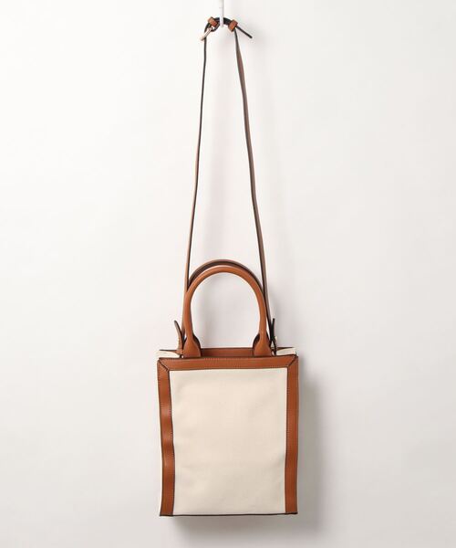 KOBE LETTUCE（コウベレタス）の「ショルダー付き2wayパイピングスクエアキャンバスバッグ（ショルダーバッグ・レディース・ブラック/イエロー系その他/グレイッシュベージュ/キャメル・FREE）」の9枚目の写真