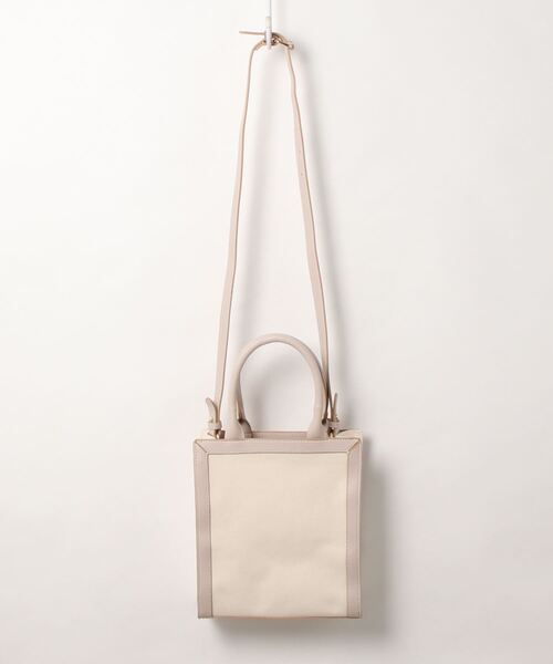 KOBE LETTUCE（コウベレタス）の「ショルダー付き2wayパイピングスクエアキャンバスバッグ（ショルダーバッグ・レディース・ブラック/イエロー系その他/グレイッシュベージュ/キャメル・FREE）」の19枚目の写真