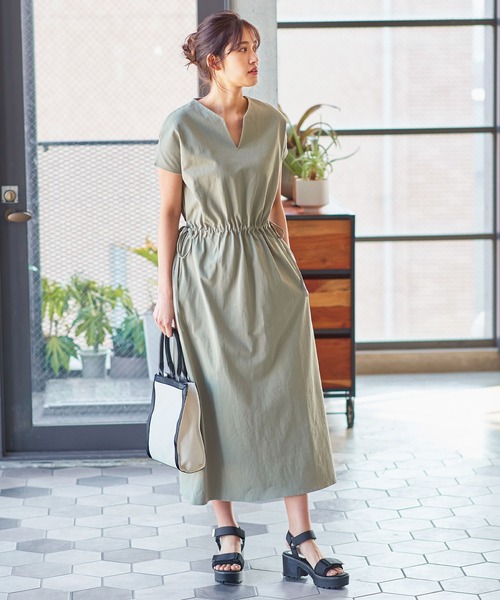 KOBE LETTUCE（コウベレタス）の「ショルダー付き2wayパイピングスクエアキャンバスバッグ（ショルダーバッグ・レディース・ブラック/イエロー系その他/グレイッシュベージュ/キャメル・FREE）」の13枚目の写真