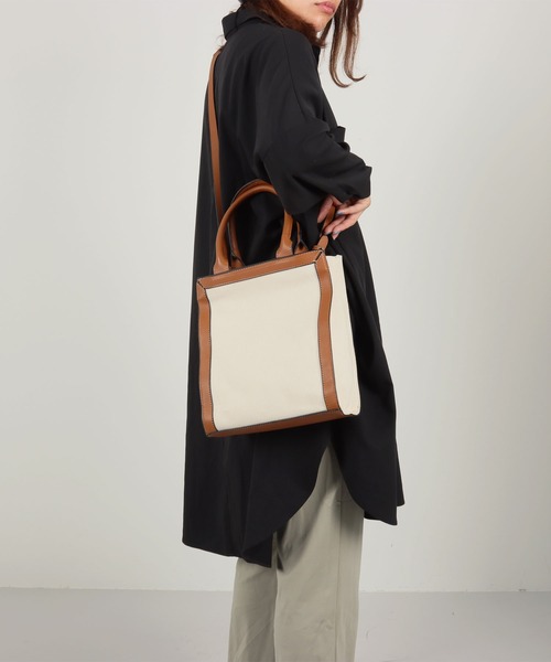 KOBE LETTUCE（コウベレタス）の「ショルダー付き2wayパイピングスクエアキャンバスバッグ（ショルダーバッグ・レディース・ブラック/イエロー系その他/グレイッシュベージュ/キャメル・FREE）」の14枚目の写真