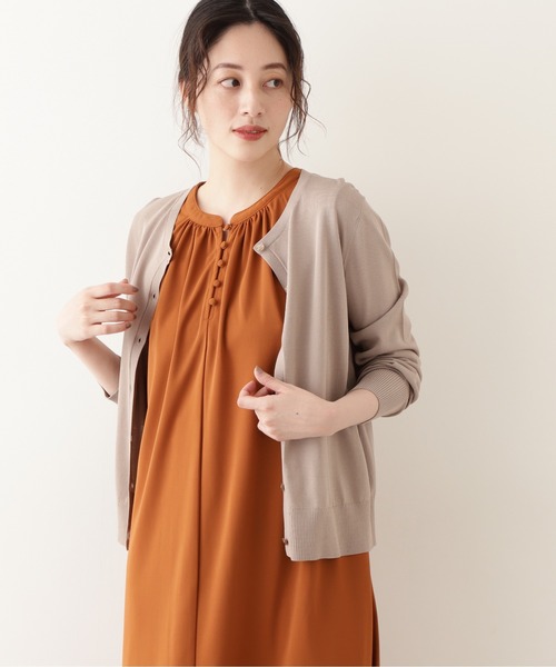 NATURAL BEAUTY BASIC（ナチュラルビューティーベーシック）の「[UVカット]レーヨンナイロンンライト１６Ｇカーディガン/0171275600（カーディガン/ボレロ・レディース・ブラック/ブラウン/オフホワイト/ライトグリーン・MEDIUM）」の4枚目の写真