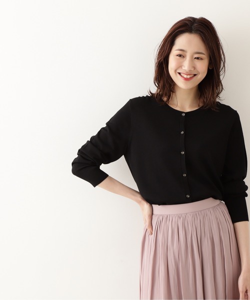 NATURAL BEAUTY BASIC（ナチュラルビューティーベーシック）の「[UVカット]レーヨンナイロンンライト１６Ｇカーディガン/0171275600（カーディガン/ボレロ・レディース・ブラック/ブラウン/オフホワイト/ライトグリーン・MEDIUM）」の3枚目の写真