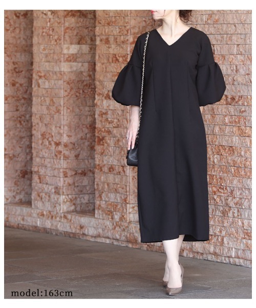 Sawa a la mode(サワアラモード)の「レディなタック入りボリューム袖ブラックワンピース(ワンピース・レディース・ブラック・FREE)」の21枚目の写真