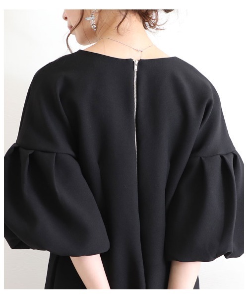 Sawa a la mode(サワアラモード)の「レディなタック入りボリューム袖ブラックワンピース(ワンピース・レディース・ブラック・FREE)」の7枚目の写真