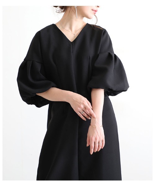 Sawa a la mode(サワアラモード)の「レディなタック入りボリューム袖ブラックワンピース(ワンピース・レディース・ブラック・FREE)」の15枚目の写真