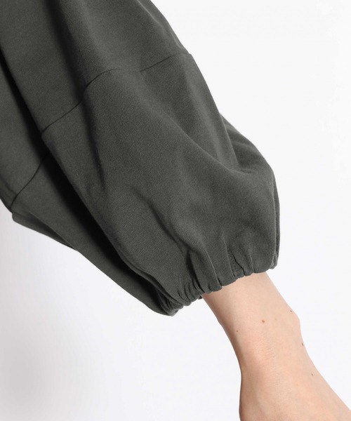 niko and...（ニコアンド）の「袖ボリュームランタンプルオーバー2（Tシャツ/カットソー・レディース・ホワイト/ライトブルー/ネイビー/オフホワイト/オレンジ/チャコール・MEDIUM/LARGE）」の20枚目の写真