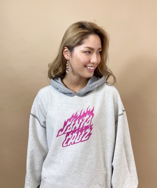 SANTA CRUZ（サンタクルーズ）の「【ムラサキスポーツ別注】SANTACRUZ/サンタクルーズ   ビッグシルエット  リバーシブルロゴパーカー/セットアップ対応   502213332（パーカー・レディース・ホワイト/ブラック/ネイビー/グレー/ライトグレー系・M/L）」の13枚目の写真