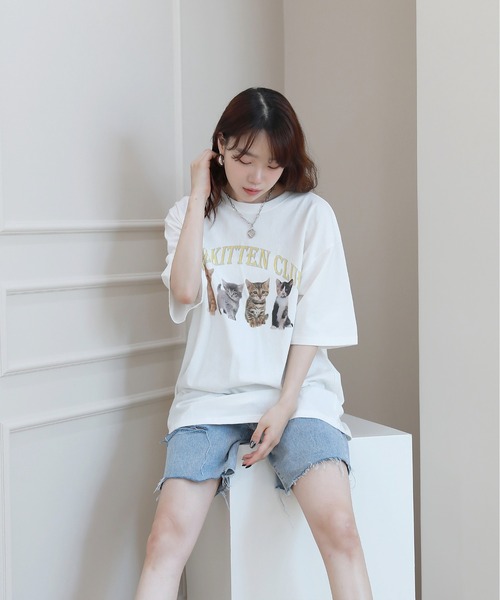 by muni:r(バイ ムニール)の「猫アニマルプリンティング半袖Tシャツ(Tシャツ/カットソー・レディース・ブラック/アイボリー・FREE)」の4枚目の写真