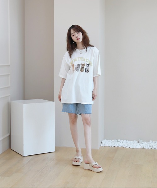 by muni:r(バイ ムニール)の「猫アニマルプリンティング半袖Tシャツ(Tシャツ/カットソー・レディース・ブラック/アイボリー・FREE)」の11枚目の写真