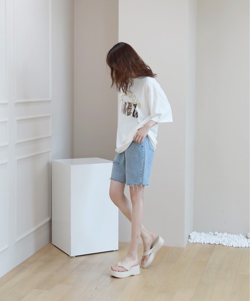 by muni:r(バイ ムニール)の「猫アニマルプリンティング半袖Tシャツ(Tシャツ/カットソー・レディース・ブラック/アイボリー・FREE)」の8枚目の写真