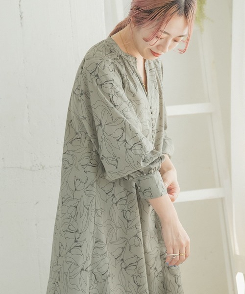 ITEMS URBANRESEARCH（アイテムズ アーバンリサーチ）の「花柄プリントワンピース（ワンピース・レディース・ブラック/ベージュ/グレー/ミント・SMALL/FREE）」の12枚目の写真