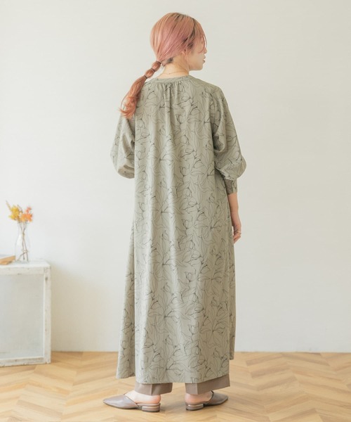 ITEMS URBANRESEARCH（アイテムズ アーバンリサーチ）の「花柄プリントワンピース（ワンピース・レディース・ブラック/ベージュ/グレー/ミント・SMALL/FREE）」の7枚目の写真