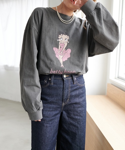 BETTY BOOP(ベティ・ブープ)の「BETTYチュニックロングTシャツ(Tシャツ/カットソー・レディース・チャコールグレー/サックスブルー/ホワイト系その他・FREE)」の1枚目の写真