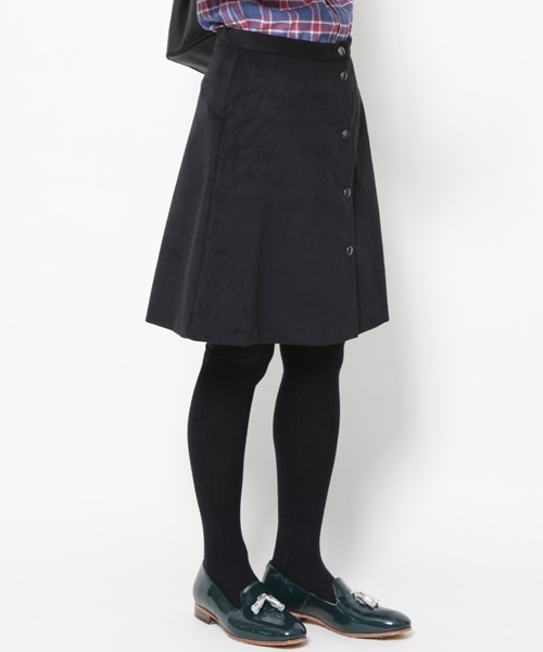 AMERICAN RAG CIE（アメリカンラグシー）の「フェイクスウェードセミフレアスカート/210-AMR-dms-L151-SK009（スカート・レディース・ブラック/ライトベージュ・0/1）」の6枚目の写真