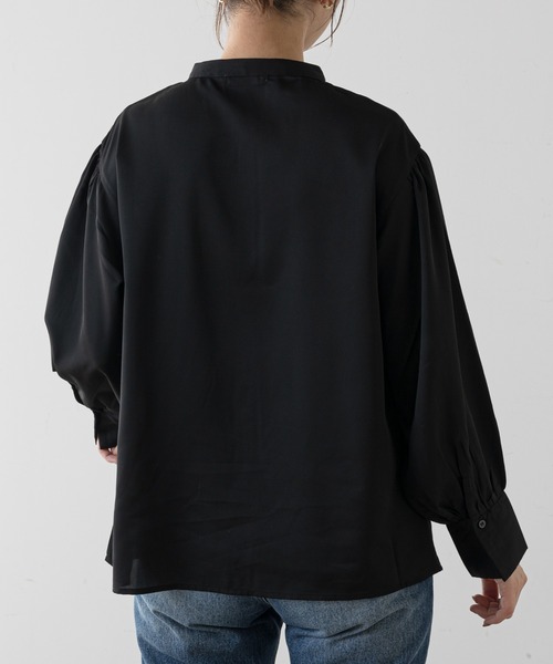 natural couture（ナチュラルクチュール）の「パールカラークラシカルブラウス（シャツ/ブラウス・レディース・ブラック/オフホワイト・FREE）」の4枚目の写真