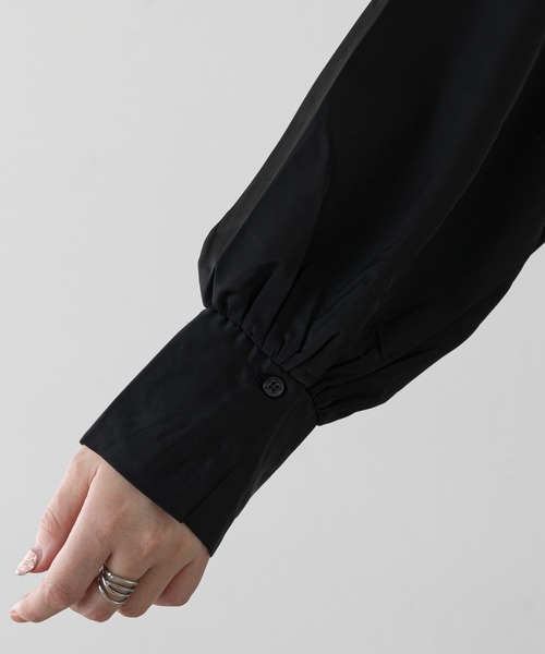 natural couture（ナチュラルクチュール）の「パールカラークラシカルブラウス（シャツ/ブラウス・レディース・ブラック/オフホワイト・FREE）」の9枚目の写真