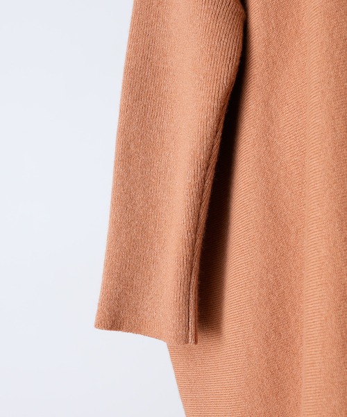 BEARDSLEY（ビアズリー）の「生地の柔らかさとストレッチがリニューアル◎BIGニットハイネック（ニット/セーター・レディース・キャメル/ネイビー・FREE）」の8枚目の写真