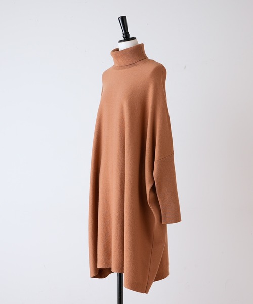 BEARDSLEY（ビアズリー）の「生地の柔らかさとストレッチがリニューアル◎BIGニットハイネック（ニット/セーター・レディース・キャメル/ネイビー・FREE）」の10枚目の写真