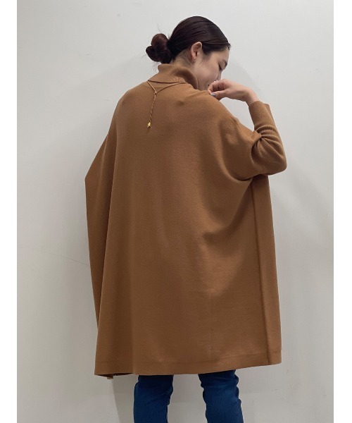 BEARDSLEY（ビアズリー）の「生地の柔らかさとストレッチがリニューアル◎BIGニットハイネック（ニット/セーター・レディース・キャメル/ネイビー・FREE）」の9枚目の写真