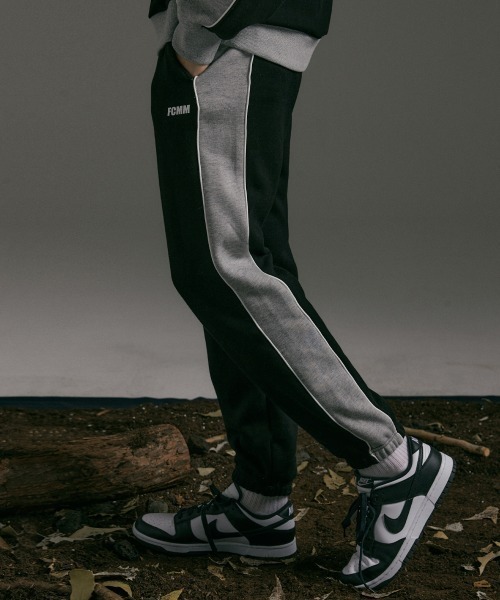 FCMM(エフシーエムエム)の「COLOR BLOCK CLASSIC SWEATPANTS/カラーブロッククラシックスウェットパンツ(スウェットパンツ・メンズ・ブラック/杢グレー/ホワイト・LARGE/MEDIUM)」の4枚目の写真
