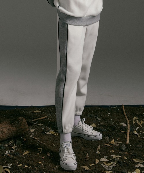 FCMM(エフシーエムエム)の「COLOR BLOCK CLASSIC SWEATPANTS/カラーブロッククラシックスウェットパンツ(スウェットパンツ・メンズ・ブラック/杢グレー/ホワイト・LARGE/MEDIUM)」の15枚目の写真