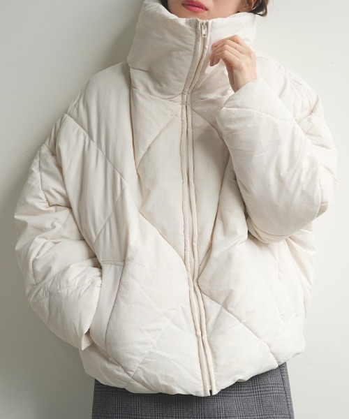 Futier land（フューティアランド）の「ダイヤキルトハイネックフェイクダウン（ダウンジャケット/コート・レディース・ブラック/ベージュ/ブラウン/アイボリー・MEDIUM）」の2枚目の写真