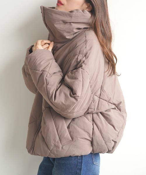 Futier land（フューティアランド）の「ダイヤキルトハイネックフェイクダウン（ダウンジャケット/コート・レディース・ブラック/ベージュ/ブラウン/アイボリー・MEDIUM）」の7枚目の写真