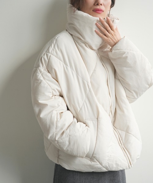 Futier land（フューティアランド）の「ダイヤキルトハイネックフェイクダウン（ダウンジャケット/コート・レディース・ブラック/ベージュ/ブラウン/アイボリー・MEDIUM）」の21枚目の写真