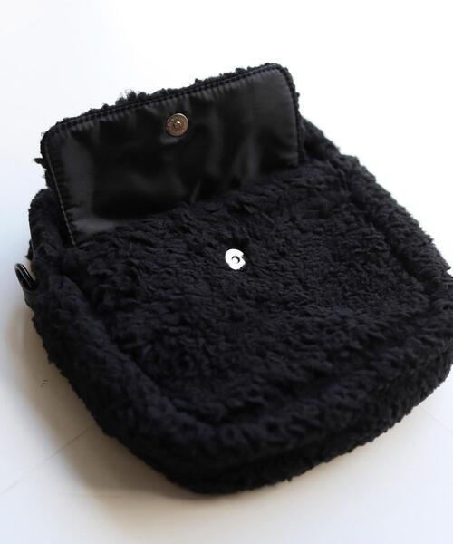 coen by Mr.SZK（コーエンバイミスタースズキ）の「ボアショルダーバッグ【coen × Mr.SZK】（セット着用可能アイテム）（ショルダーバッグ・メンズ・ブラック/オフホワイト・FREE）」の22枚目の写真