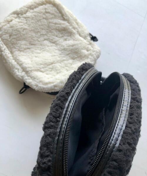 coen by Mr.SZK（コーエンバイミスタースズキ）の「ボアショルダーバッグ【coen × Mr.SZK】（セット着用可能アイテム）（ショルダーバッグ・メンズ・ブラック/オフホワイト・FREE）」の12枚目の写真