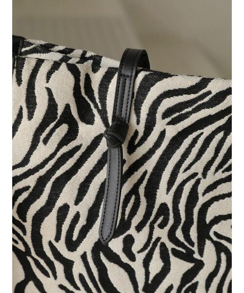 AMERICAN HOLIC(アメリカンホリック)の「アニマル柄結び手トートバッグ(トートバッグ・レディース・その他6・FREE)」の11枚目の写真