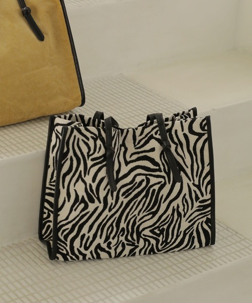 AMERICAN HOLIC(アメリカンホリック)の「アニマル柄結び手トートバッグ(トートバッグ・レディース・その他6・FREE)」の1枚目の写真