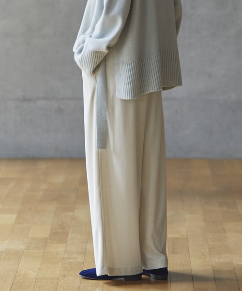 conges payes ADIEU TRISTESSE（コンジェ ペイエ アデュートリステス）の「congés payés× setsuko todorokiCollaboration　「VELOR PANTS」（その他パンツ・レディース・アイボリー/ダークブルー・38）」の18枚目の写真