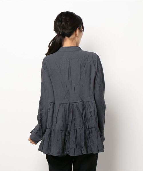 ECRIRE(エクリール)の「ティアード切替BL(シャツ/ブラウス・レディース・グレー/オフホワイト/ブラック・M)」の11枚目の写真