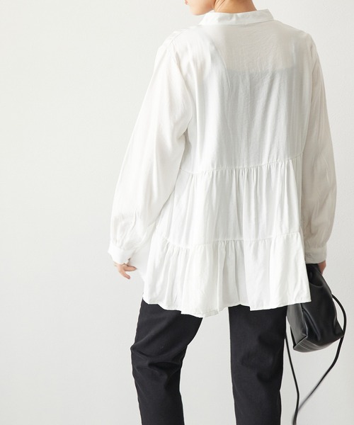 ECRIRE(エクリール)の「ティアード切替BL(シャツ/ブラウス・レディース・グレー/オフホワイト/ブラック・M)」の6枚目の写真