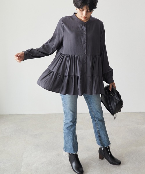 ECRIRE(エクリール)の「ティアード切替BL(シャツ/ブラウス・レディース・グレー/オフホワイト/ブラック・M)」の17枚目の写真