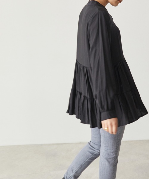 ECRIRE(エクリール)の「ティアード切替BL(シャツ/ブラウス・レディース・グレー/オフホワイト/ブラック・M)」の10枚目の写真