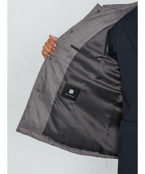 Perfect Suit FActory（パーフェクトスーツファクトリー）の「ビジカジダウンステンカラーコート（ダウンジャケット/コート・メンズ・ネイビー/グレー・LL/S/M/L）」の4枚目の写真