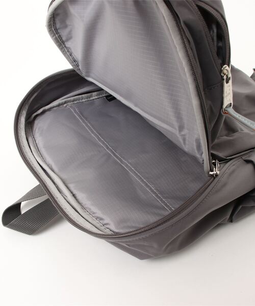 and it_(アンドイット)の「【anello】サークル リュック(バックパック/リュック・レディース・ブラック/ベージュ/グレー/ピンク/ミント/ライトベージュ・FREE)」の7枚目の写真