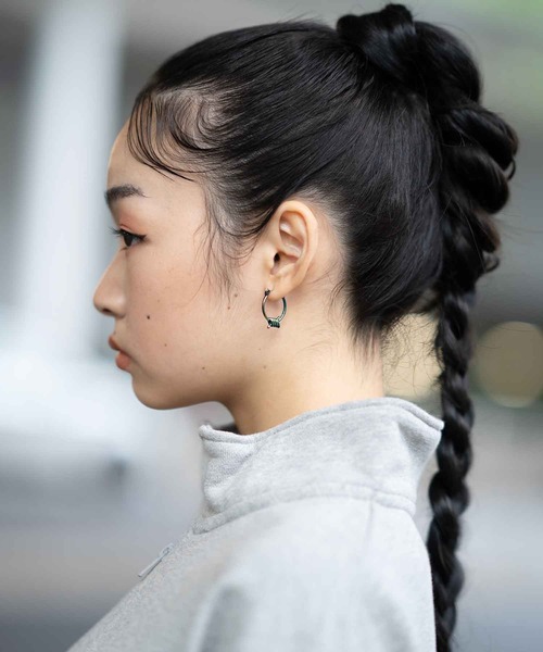 X-girl（エックスガール）の「BARBED WIRE EARRINGS（ピアス（両耳用）・レディース・ホワイト/ライトグリーン/マルチ・ONE SIZE）」の4枚目の写真