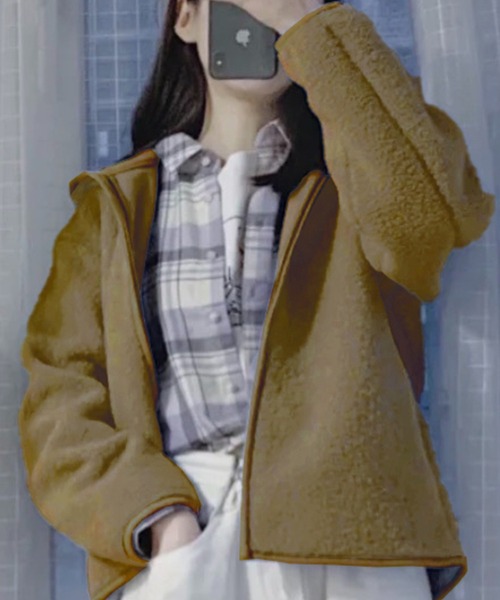 DAY CLOSET(デイ クローゼット)の「レディース フード付きミディ丈ボアブルゾン(ブルゾン・レディース・ブラック/カーキ/ブルー系その他/アイボリー・ONE SIZE)」の9枚目の写真