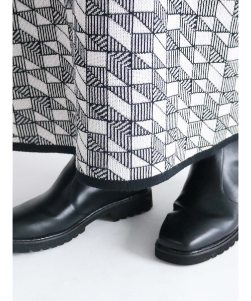 Lugnoncure（ルノンキュール）の「幾何柄ニットスカート（スカート・レディース・ブラック/ベージュ/グリーン・ﾌﾘ-）」の8枚目の写真