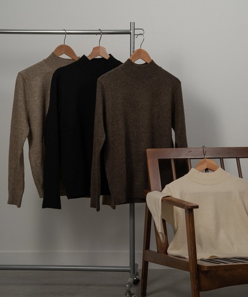 Amiur（エミレ）の「mock neck soft knit（ニット/セーター・レディース・ブラック/ブラウン/アイボリー/グレイッシュベージュ・FREE）」の14枚目の写真