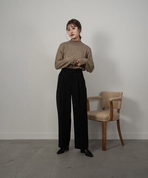 Amiur（エミレ）の「mock neck soft knit（ニット/セーター・レディース・ブラック/ブラウン/アイボリー/グレイッシュベージュ・FREE）」の6枚目の写真